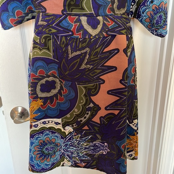 EUC BCBG MAXAZRIA DRESS Casual cocktail work dolman sleeves blue green gold Med - Picture 3 of 15